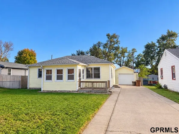 935 Hartley St, Lincoln, NE 68521