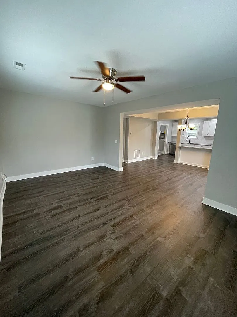 3 bed, 2.5 bath, 1600 sqft, $2,150 — Photo 4