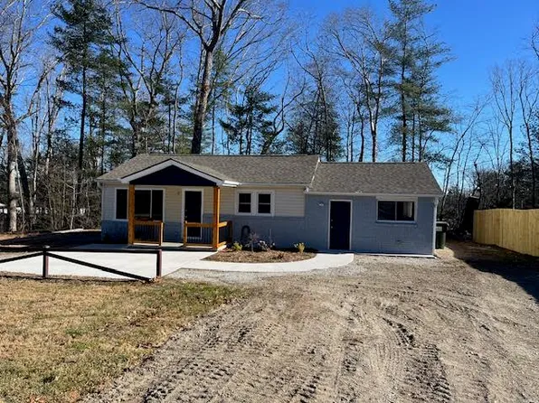 2514 Rolfe St, Hendersonville, NC 28791