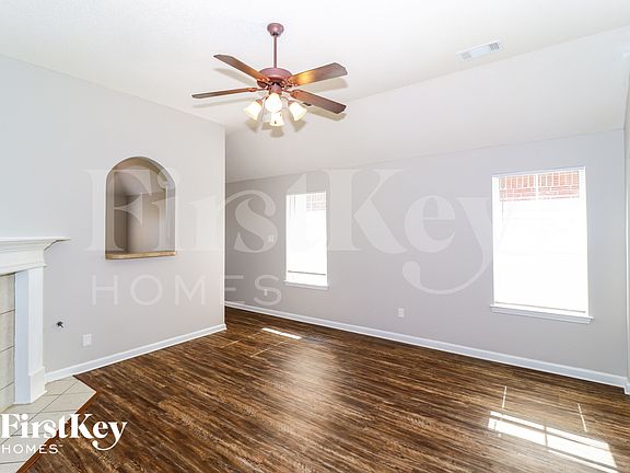 4th image of 10197 Evening Hill Dr