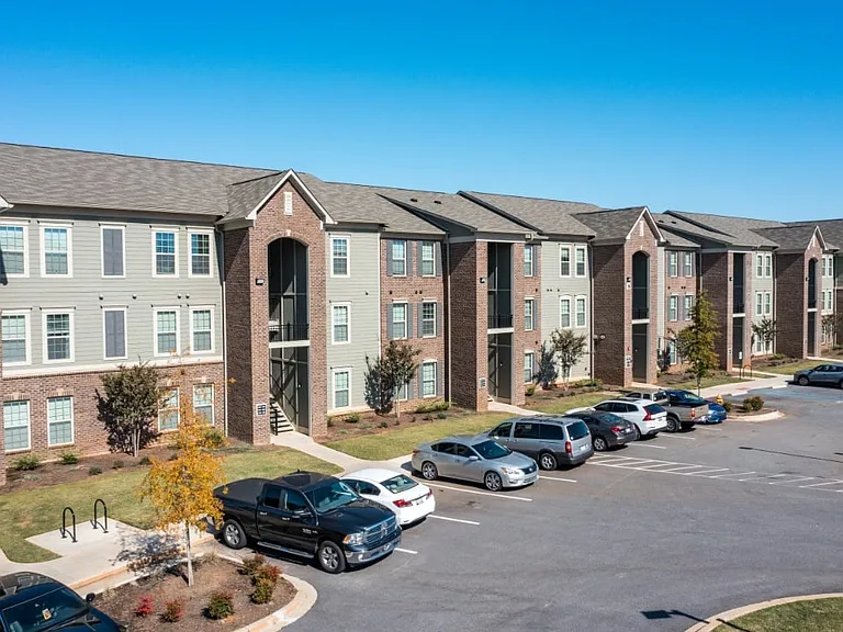 Emerald Creek Apartment