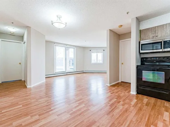1717 E 60th St SE #102, Calgary, AB T2A 7Y7