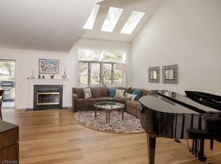 8 Jesse Ct, Montville, NJ 07045