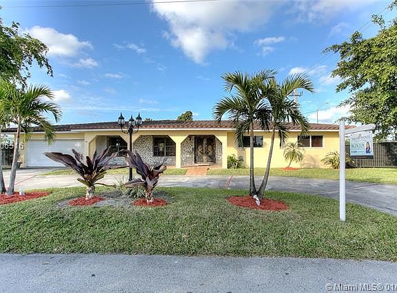 2nd image of 6701 Royal Melbourne Dr