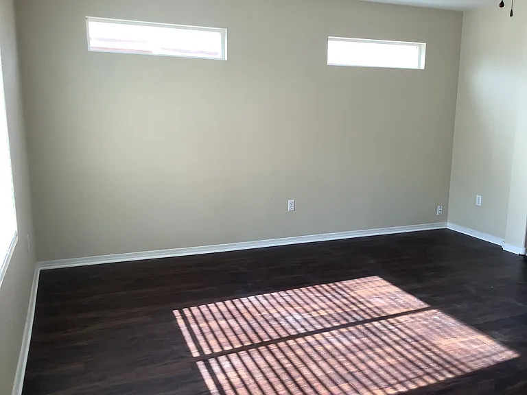 3809 Wayne Rd NE — Photo 12