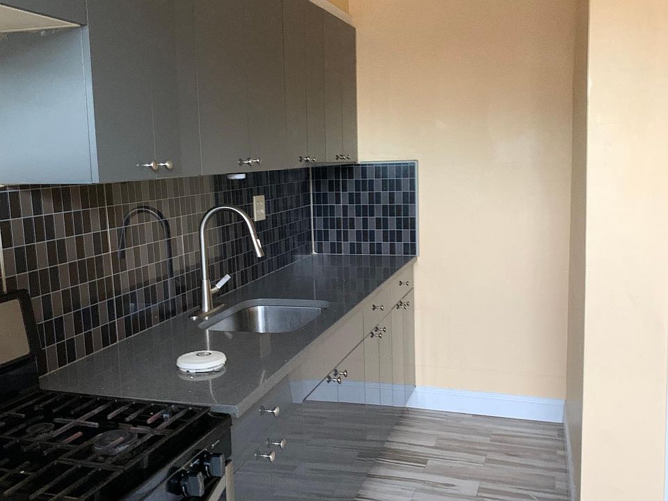 1st image of 926 Burke Ave APT 2