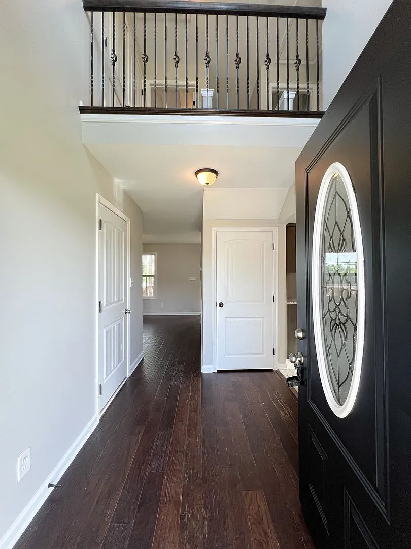358 Chalet Circle Clarksville, TN 37042 — Photo 2