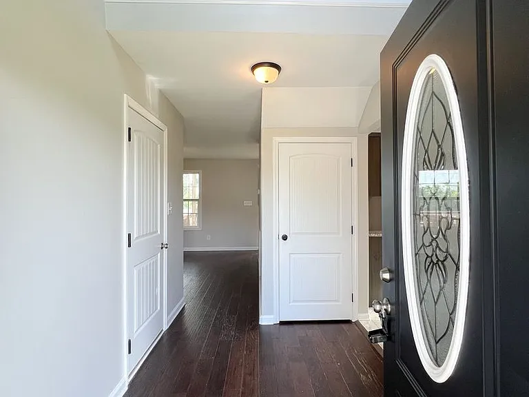 358 Chalet Cir — Photo 2