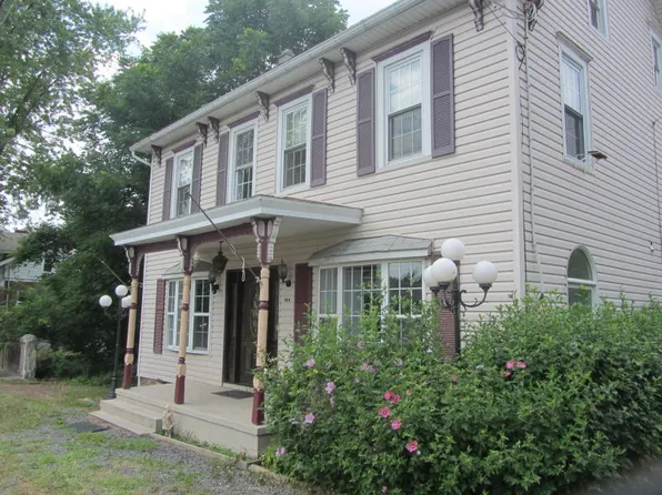 203 N Market St, Elysburg, PA 17824
