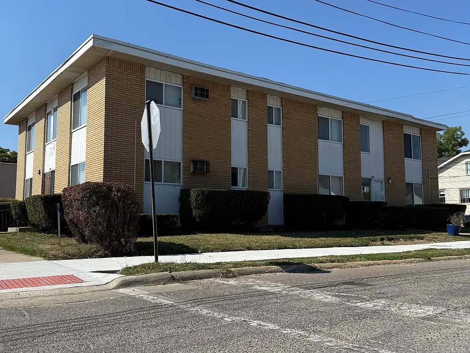 2406 Fort Park Blvd #1