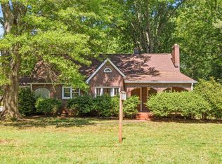 60 Long Forest Dr, Greenville, SC 29617