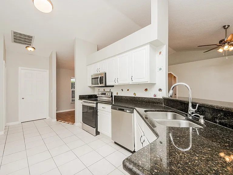 2315 Giselle Ct — Photo 8