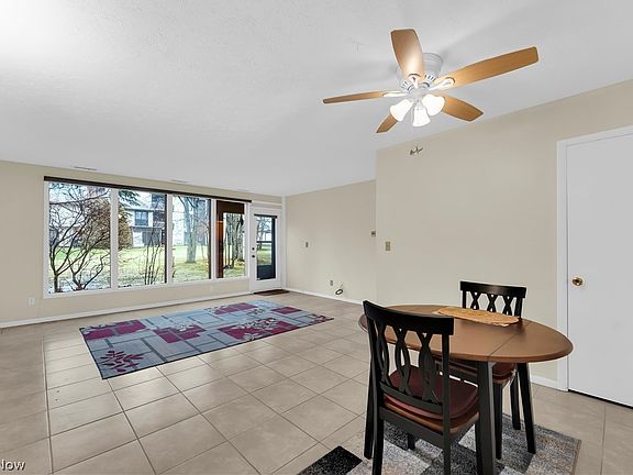 2nd image of 985 Canyon View Rd APT 108D