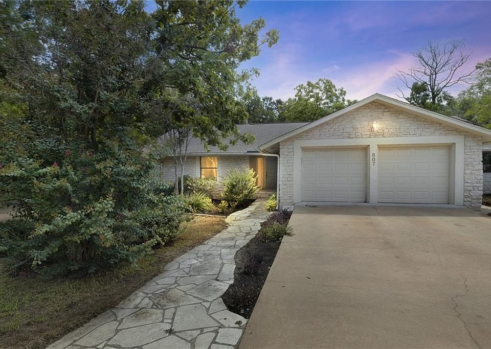 1st image of 607 Westbrook Dr