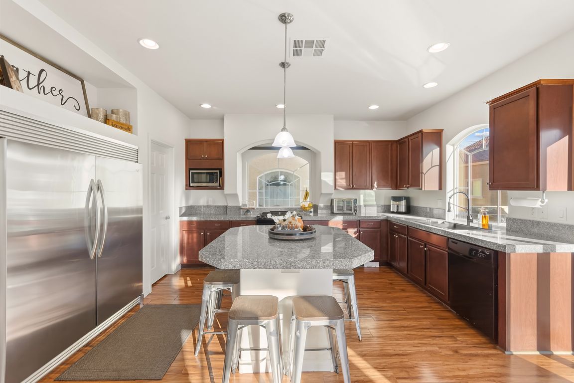 next background image