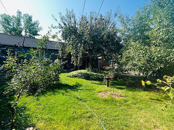 2nd image of 825 Woodford Ave