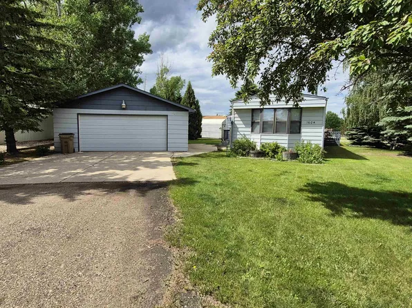 1604 46th St SE, Minot, ND 58701