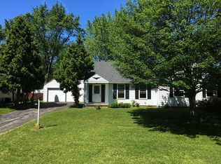 75 Mayfair Ln, Williamsville, NY