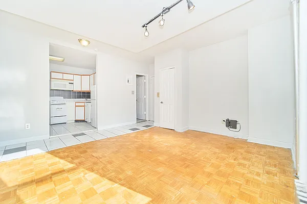 Rented by Living New York | media 49