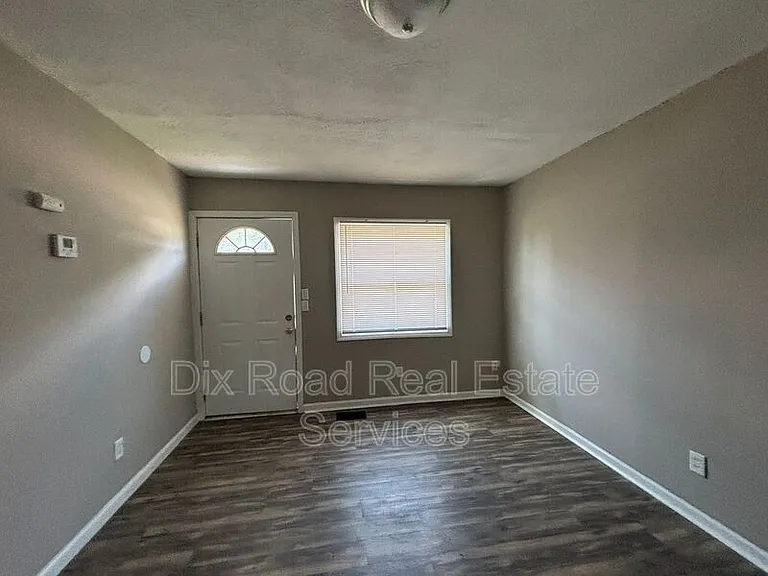 3626 Runyon Ave — Photo 6