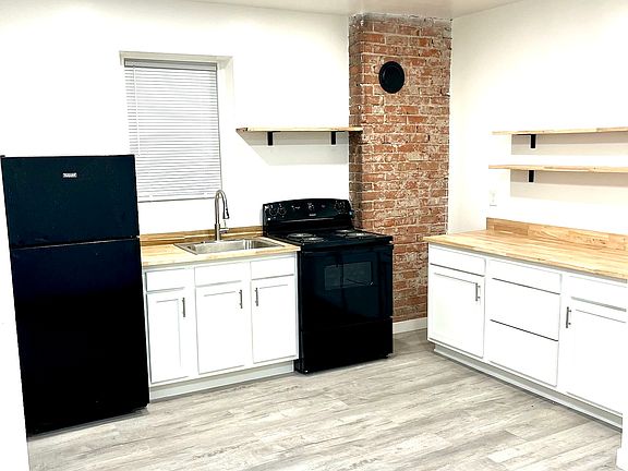4th image of 2131 Williams Ave #6