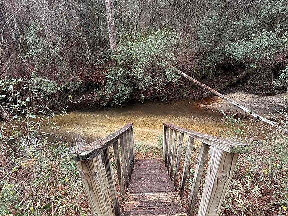 5th image of 2483 Jordan Rd