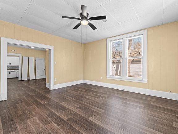 4th image of 303 Ash St