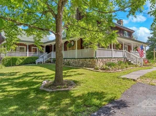 885 Broadway Rd, Pipestem, WV 25979