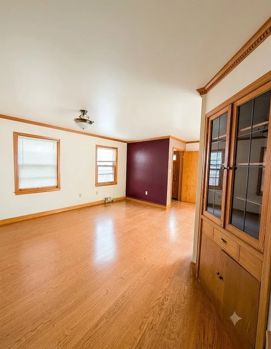 2759 S Howell Ave — Photo 3