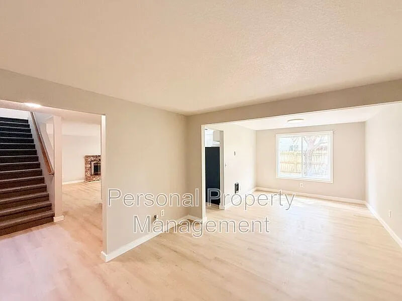 4 bed, 2.5 bath, 2016 sqft, $2,795 — Photo 3