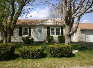 124 Stoneham Dr, Woonsocket, RI 02895