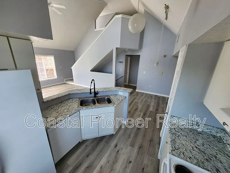 9232 Lake Chase Island Way — Photo 8