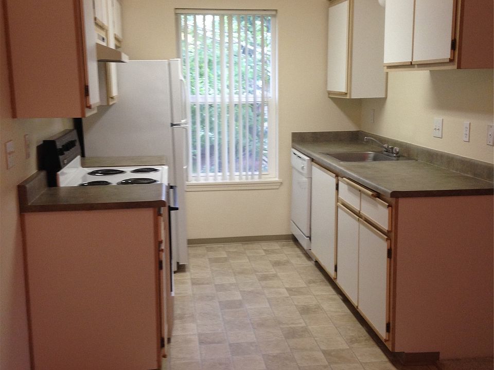 1st image of 13 NE Tandem Way APT 242