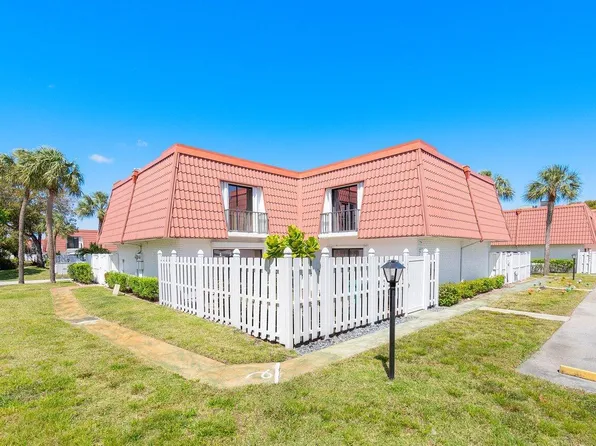 1421 SW 28th Avenue, Boynton Beach, FL 33426
