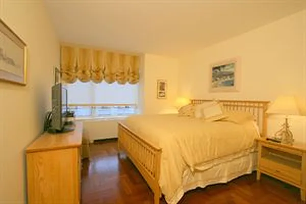 Sold by Maxwell Jacobs | media 34