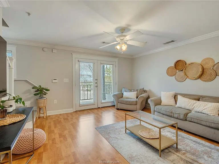 1725 Harvey Mitchell Pkwy S #1433 — Photo 3