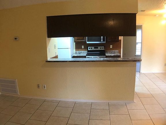 3rd image of 2510 Summer Place Dr