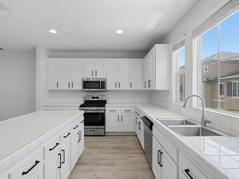 1645 Burr Oak Pl — Photo 6