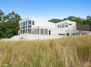 52102 Lake Park Dr, New Buffalo, MI 49117