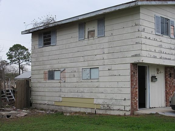 3rd image of 130 Terrebonne Ln