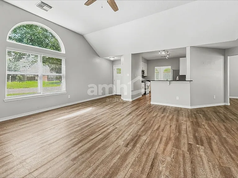 2423 Lofty Falls Ct — Photo 6