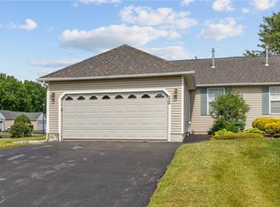 7008 Gray Fox Run, Liverpool, NY 13088