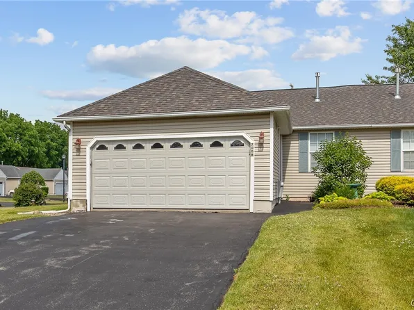 7008 Gray Fox Run, Liverpool, NY 13088