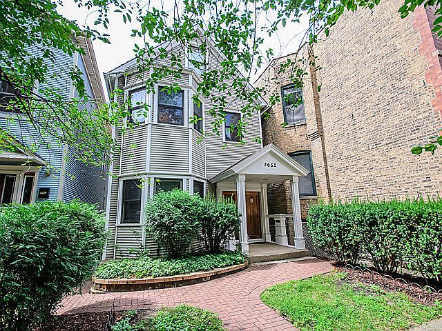 1st image of 3652 N Marshfield Ave #2