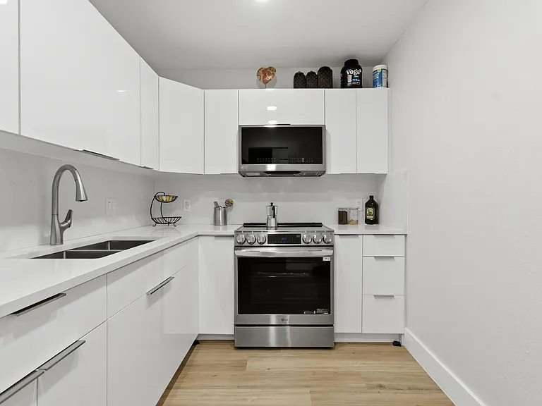 4611 W Fig St #103 — Photo 4