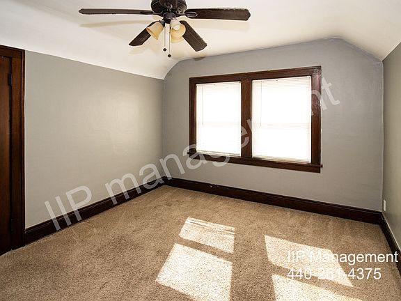 3rd image of 9905 Parkview Ave