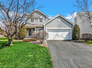 1197 Chalet Dr, Carol Stream, IL 60188