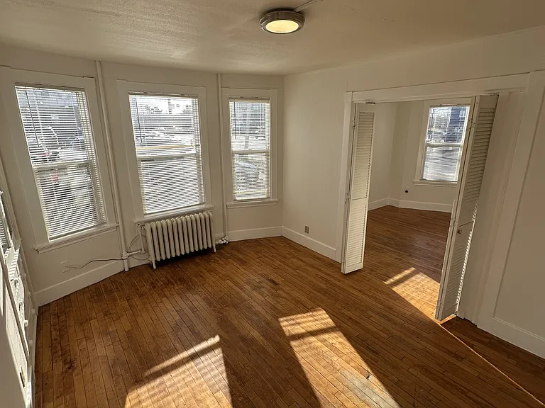523 Washington Ave — Photo 6