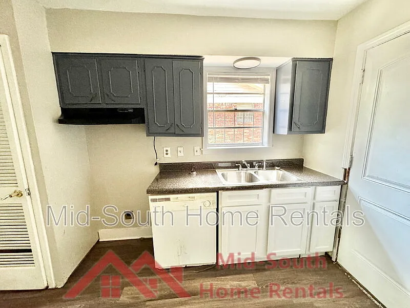 3 bed, 1.5 bath, $850 — Photo 4