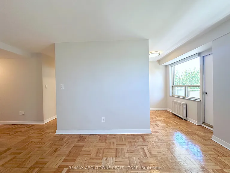 565 Avenue Rd #506 — Photo 4